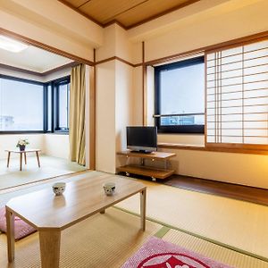 Japanese-Style Room